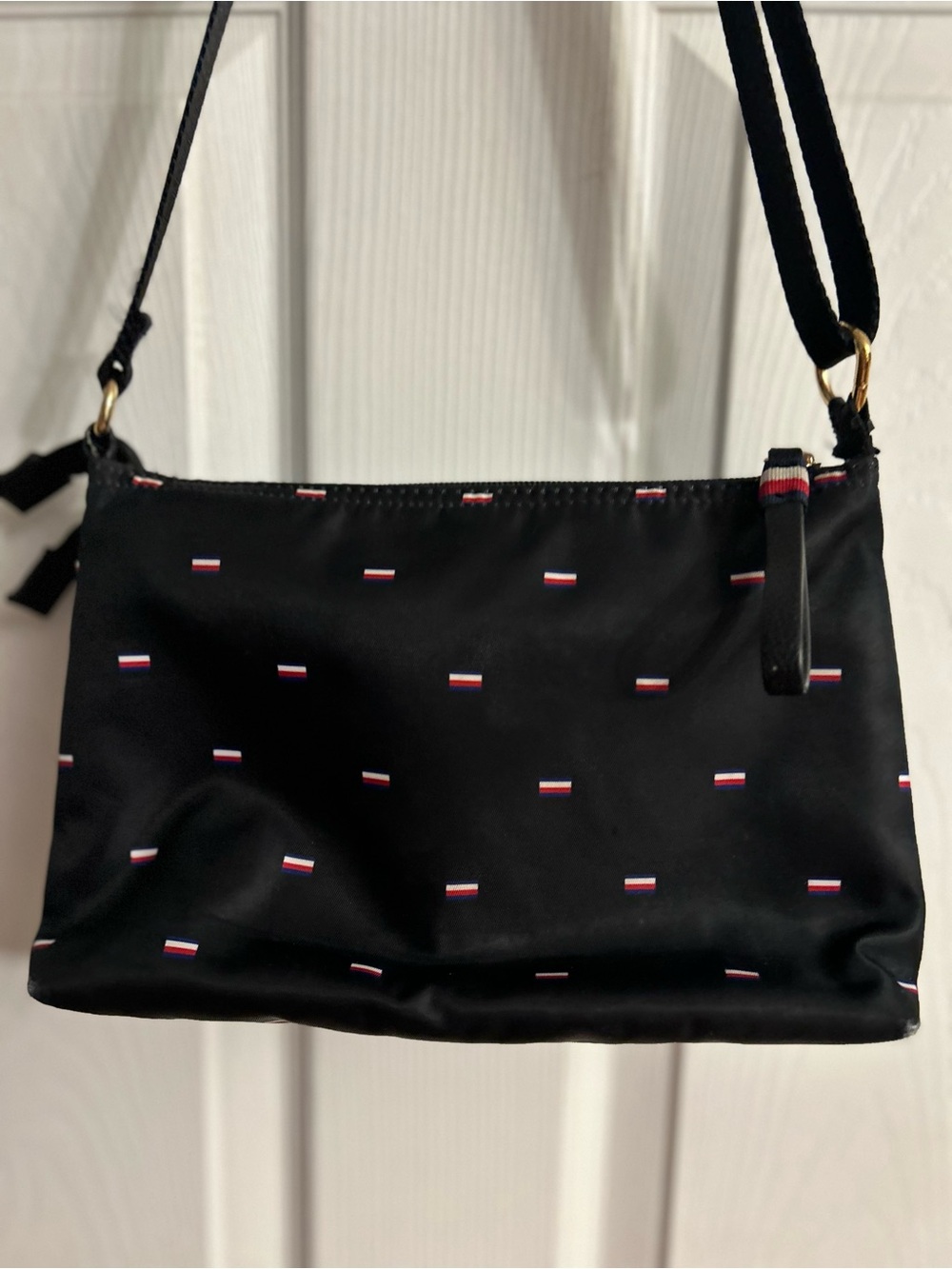 Tommy Hilfiger Black Crossbody Shoulder Bag with Subtle Stripe Accents - Picture 11 of 12